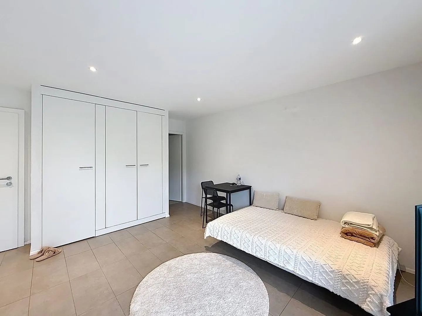 Apartment for rent - Photo 3 of 6