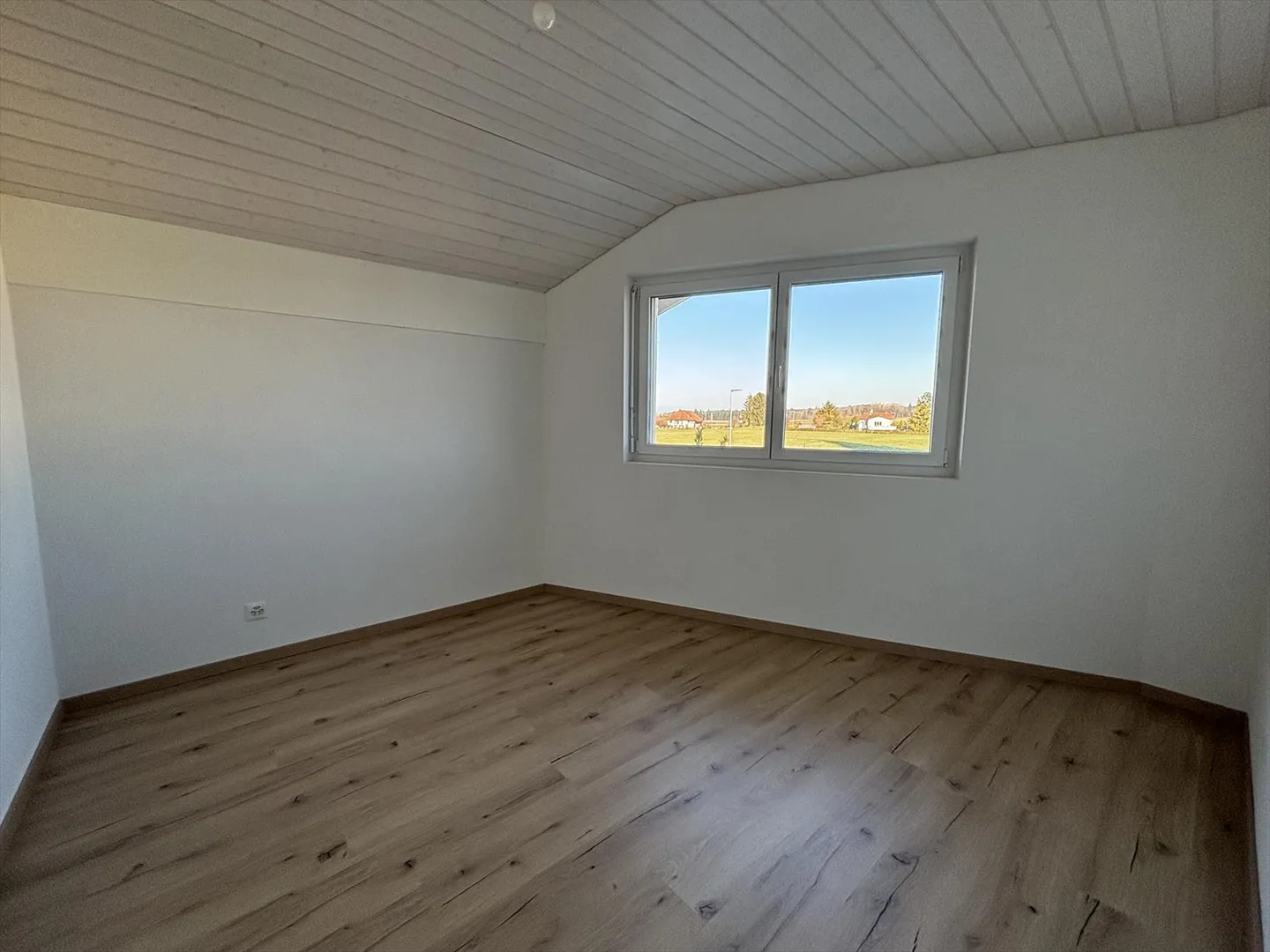 Schönes 3,5-Zimmer-Apartment mit freier Sicht in Montbrelloz - Photo 10 of 12