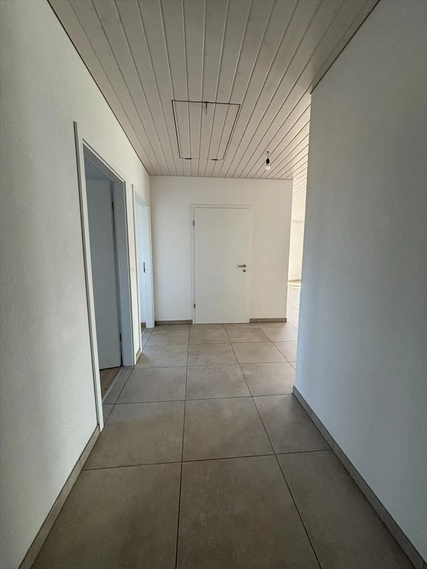 Schönes 3,5-Zimmer-Apartment mit freier Sicht in Montbrelloz - Photo 12 of 12