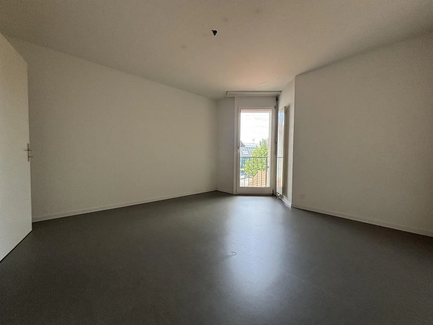 Bright 4.5 room apartment in a quiet neighborhood - Photo 5 of 10