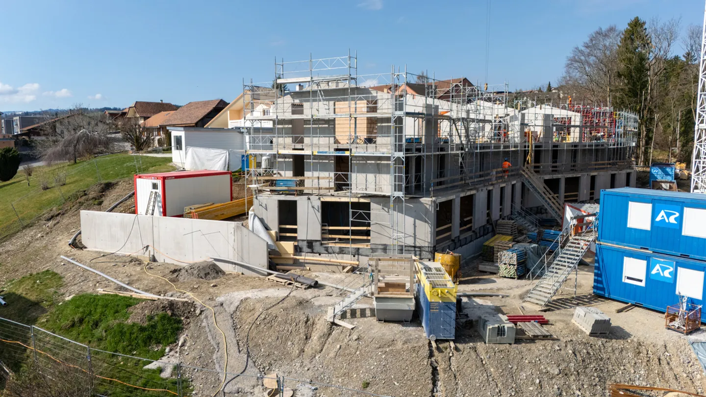 Spacieux appartement de 5.5 pièces au rez-de-chaussée à Sorens - Photo 4 sur 16