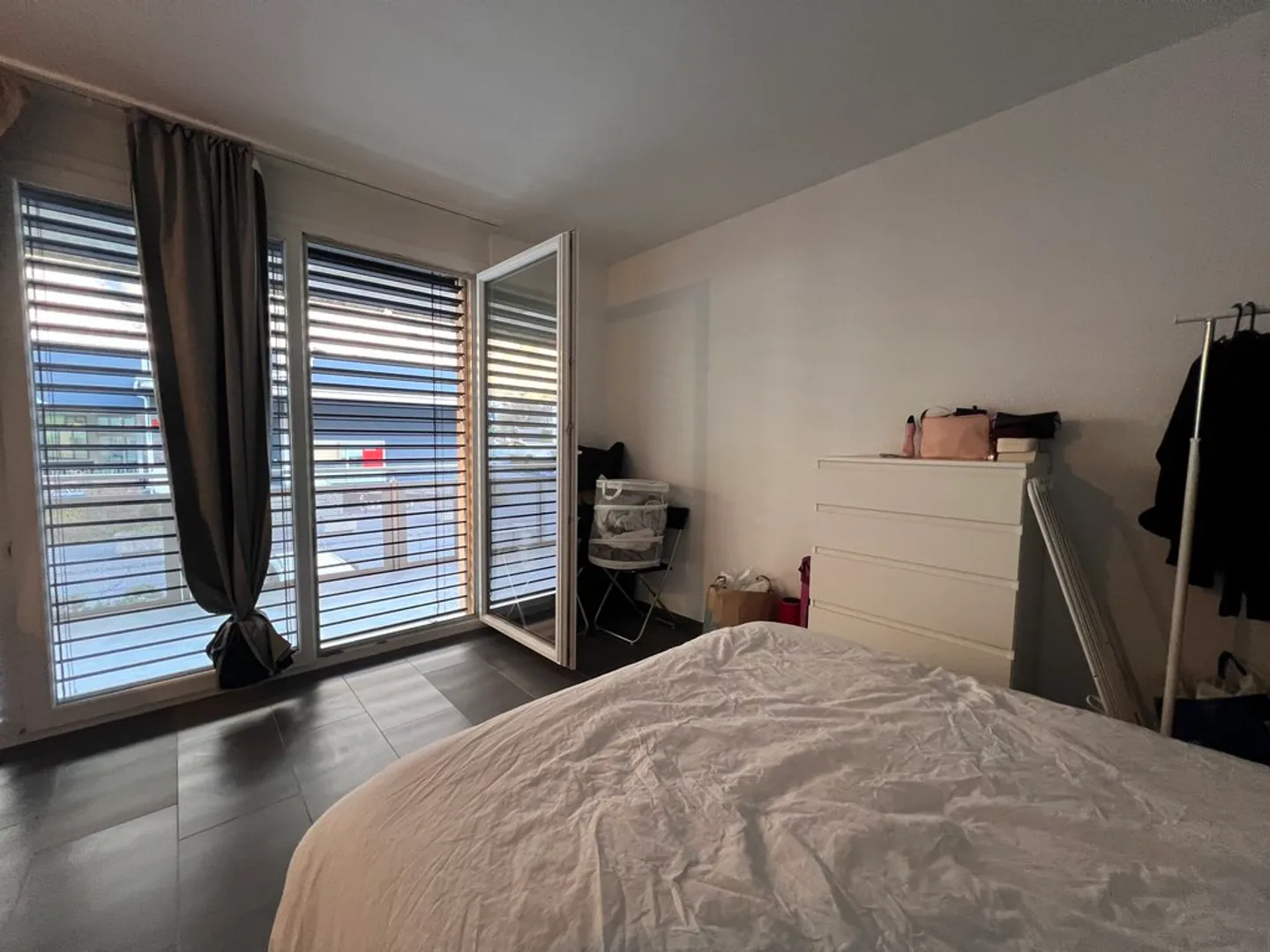 Charming Studio with Balcony - Photo 3 of 4