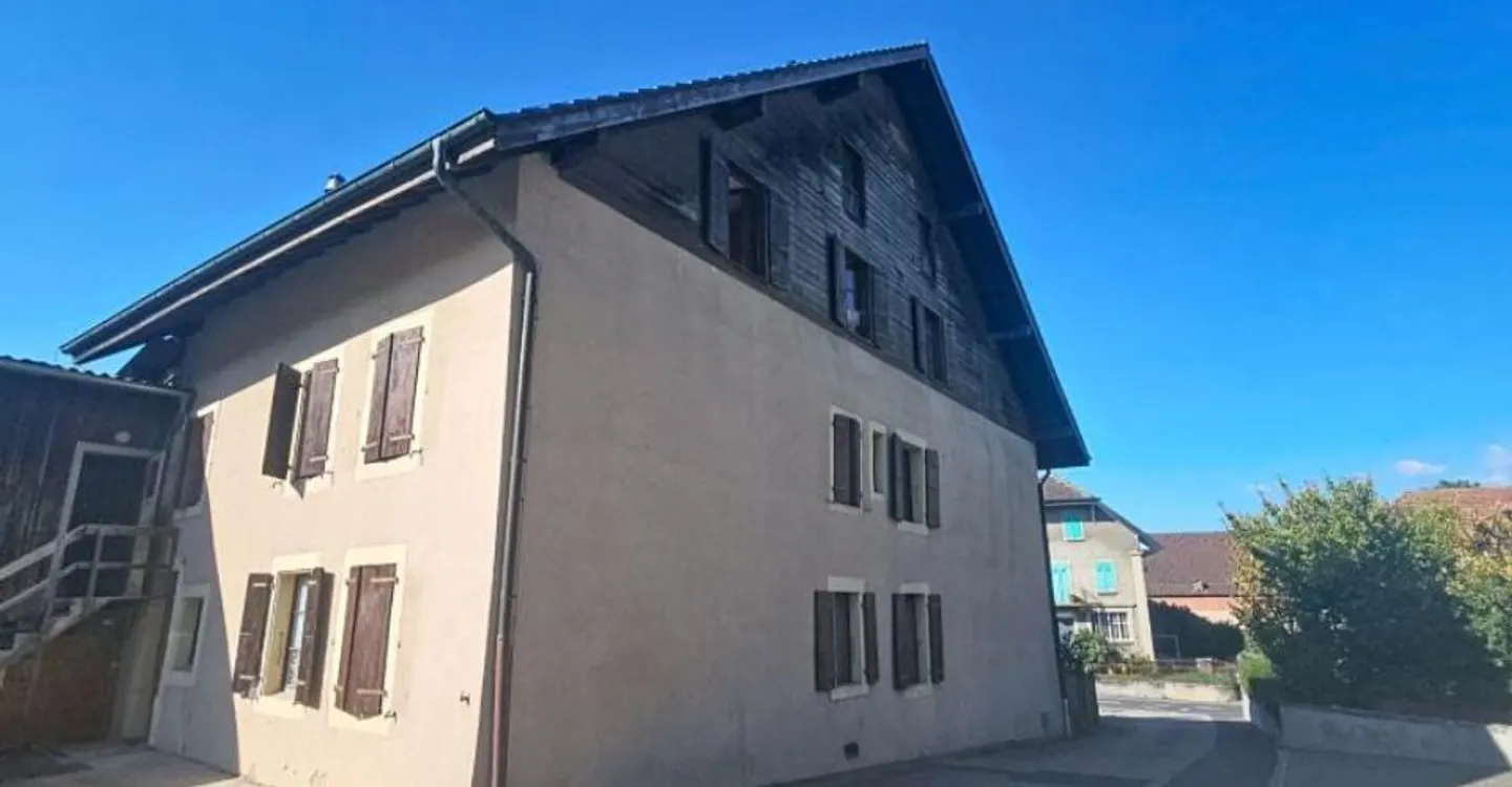 Superb duplex 3.5 rooms of 92 m² in the heart of Suchy - Photo 1 of 7