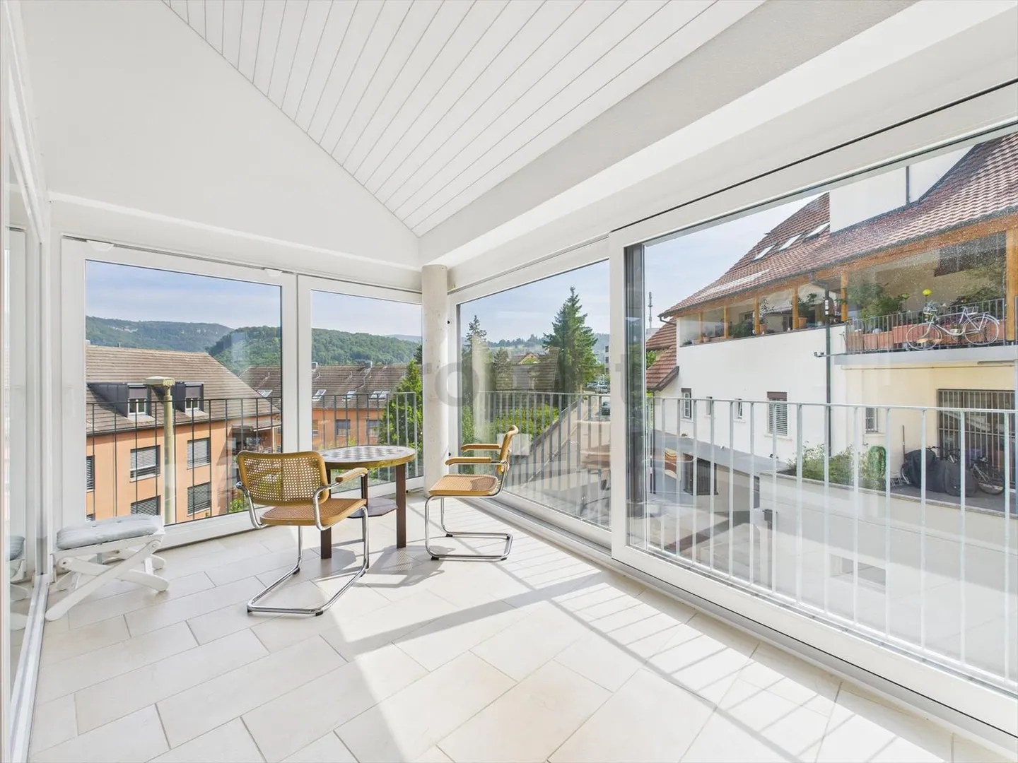 Modern 5.5-room apartment in Aesch, Canton BL - Photo 5 of 13