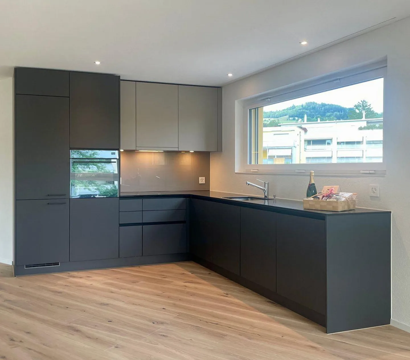 Modern 3.5 Room Apartment - Photo 2 of 10