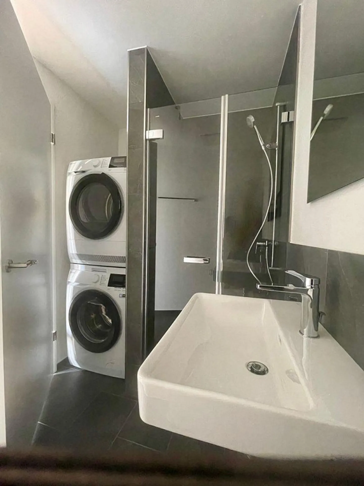 Modern 3.5 Room Apartment - Photo 9 of 10