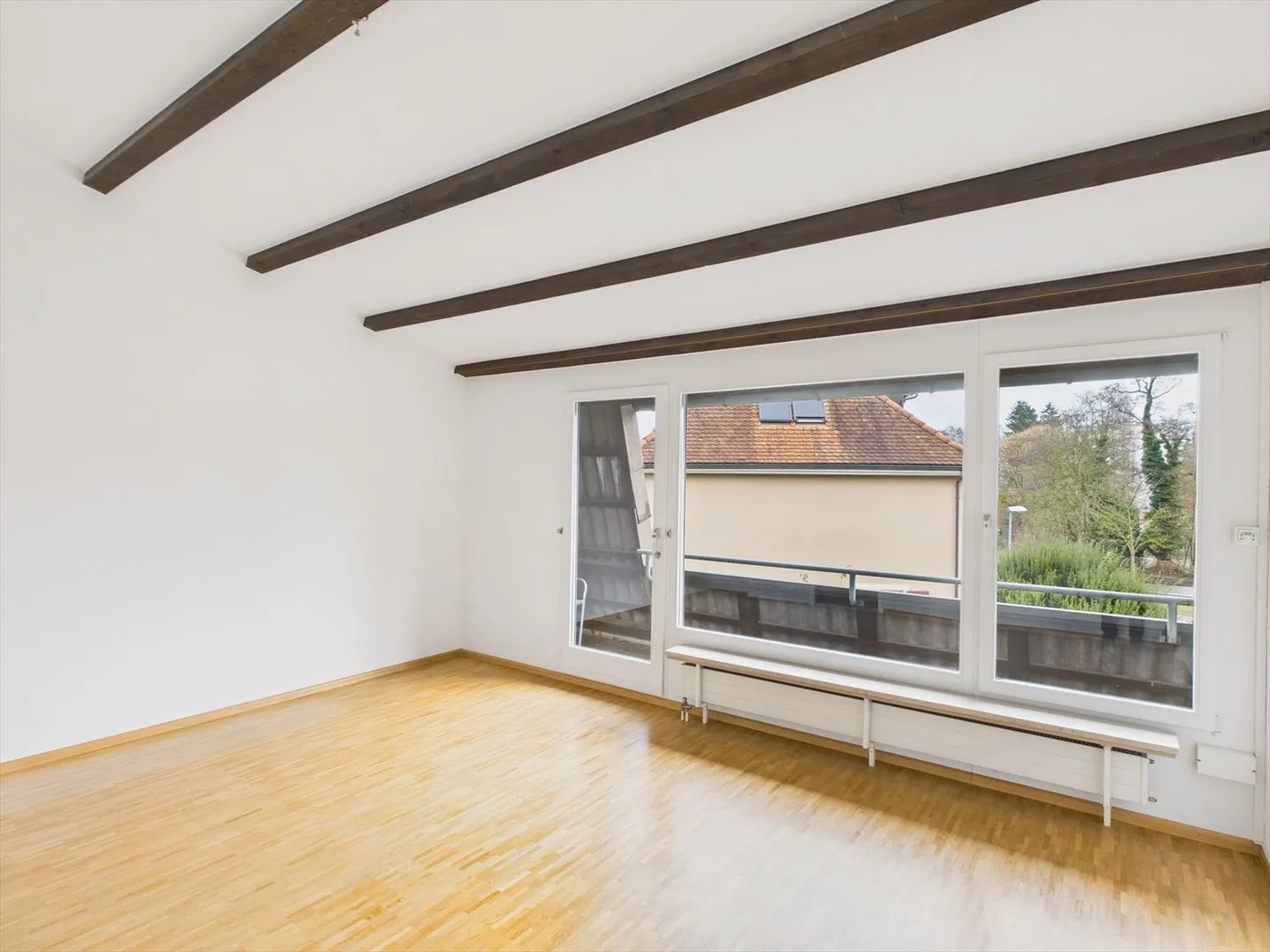 Charming and spacious corner terraced family house in a sought-after location in Allschwil - Photo 7 of 13