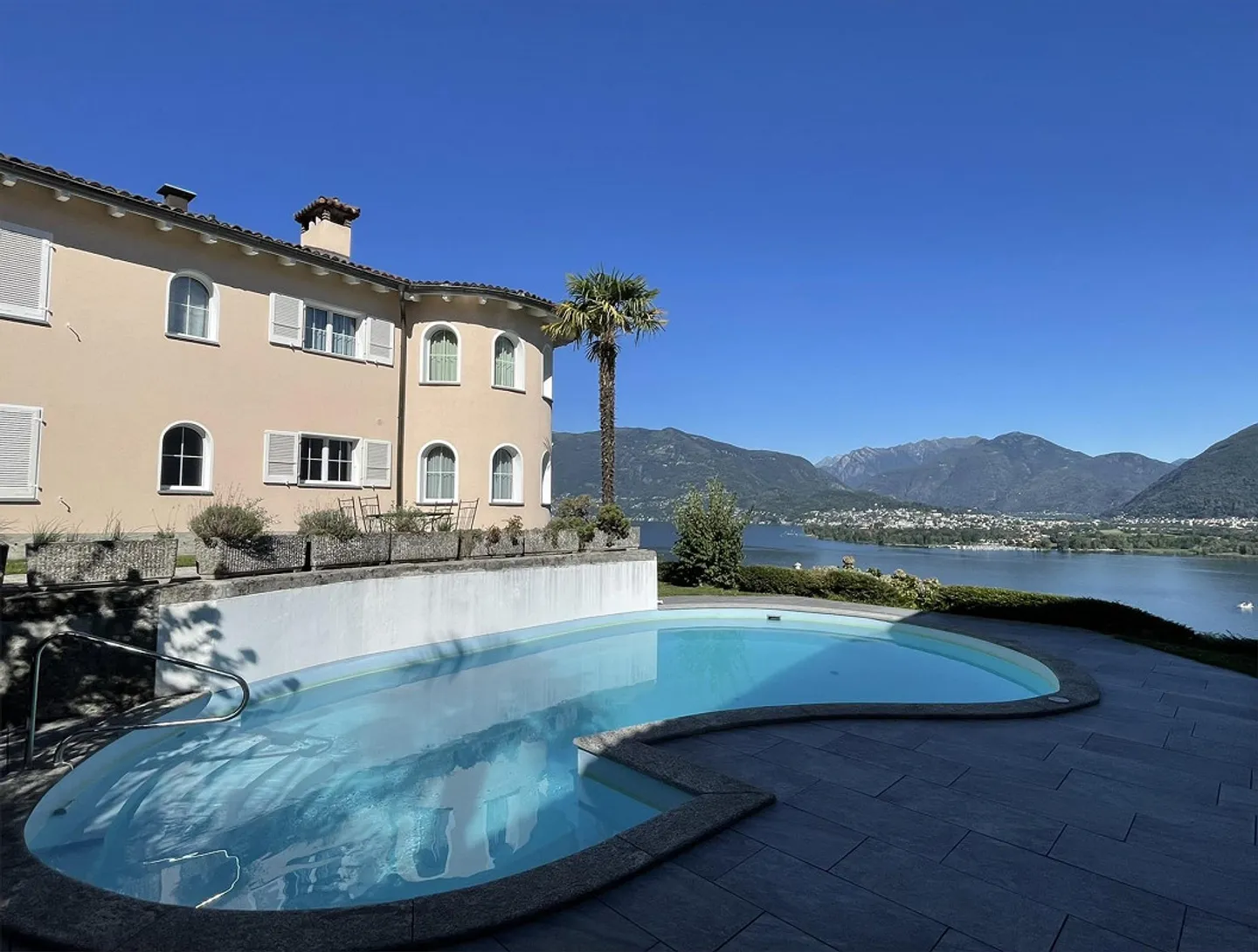 Appartamento 3 1/2 locali in posizione da sogno non ostacolata - Foto 1 di 13