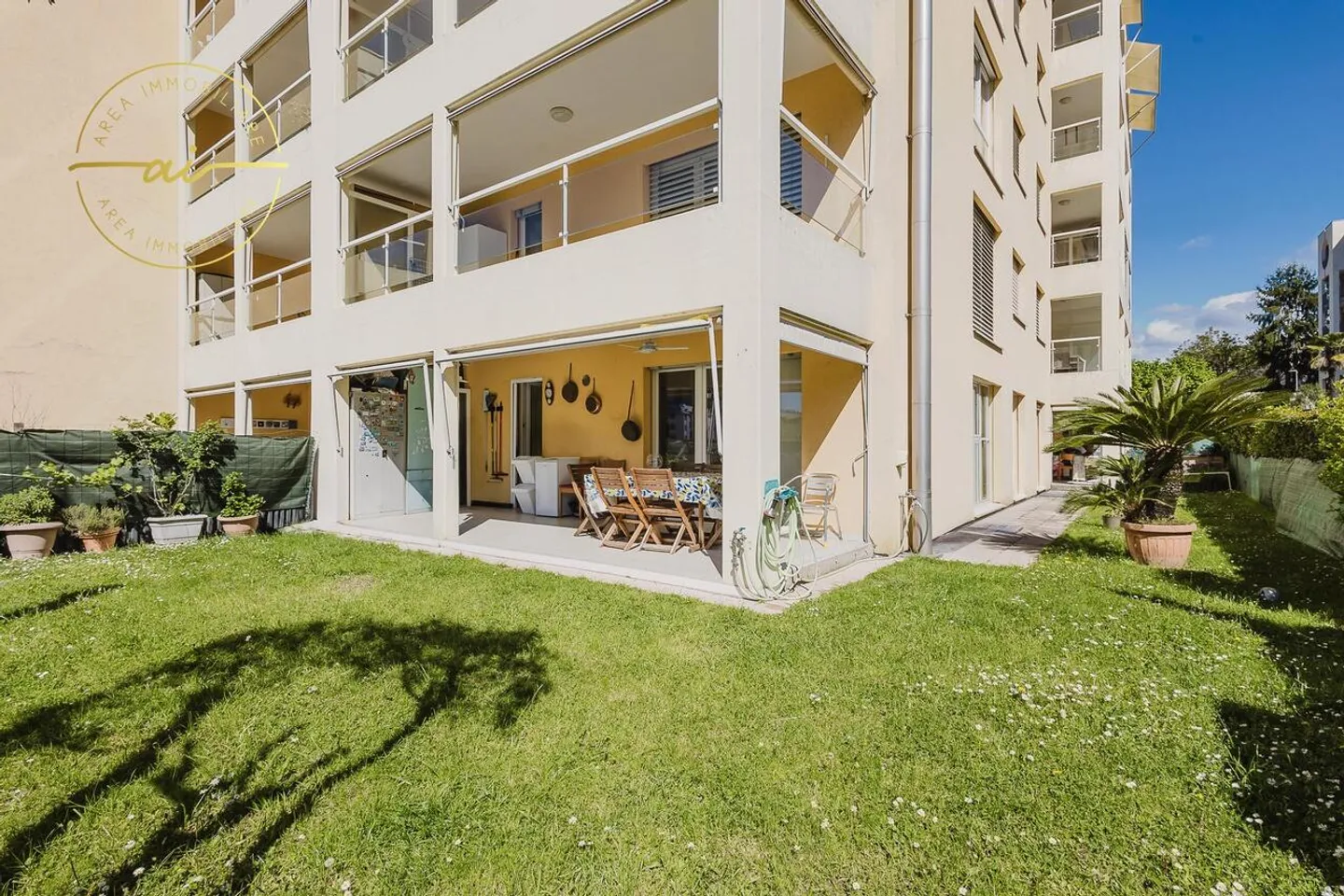 LUMINOSO APPARTAMENTO DI 4.5 LOCALI CON GIARDINO - Foto 1 di 13