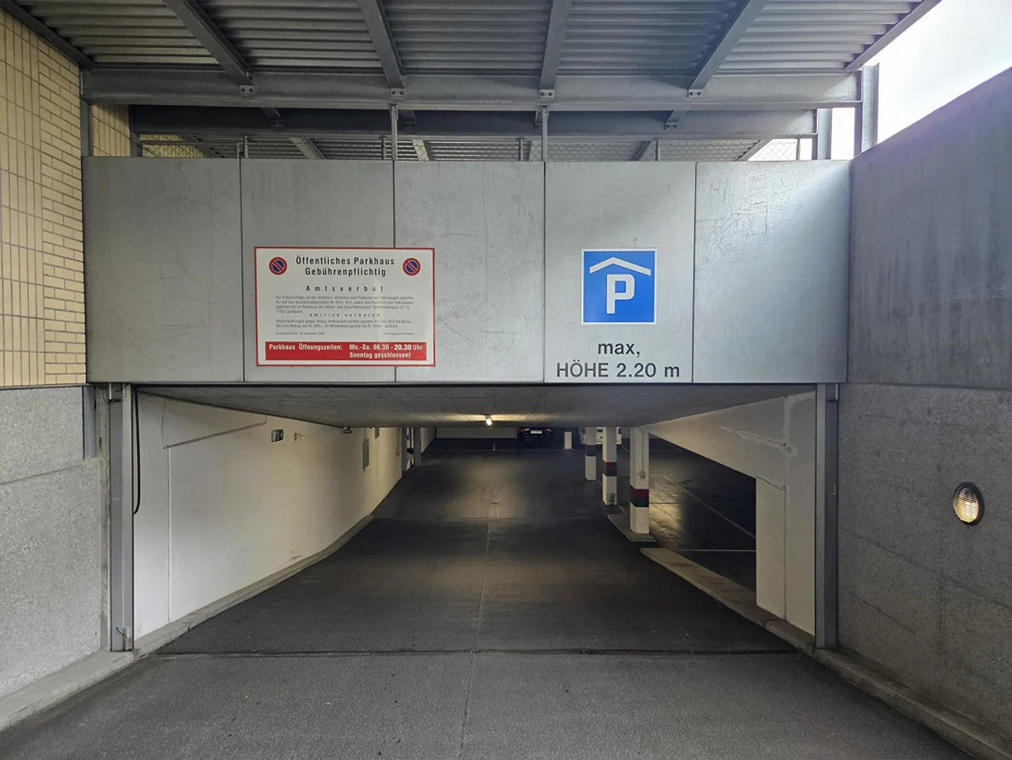 Place de parking souterrain à louer - Photo 2 sur 3