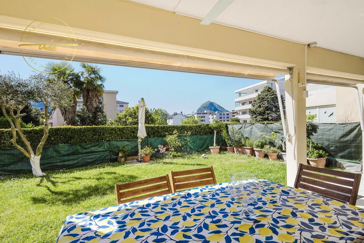 LUMINOSO APPARTAMENTO DI 4.5 LOCALI CON GIARDINO - Foto 5 di 13