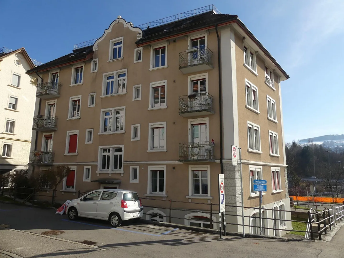 Appartamento di 4 stanze vicino all'ospedale cantonale / università (HSG) - Foto 2 di 2