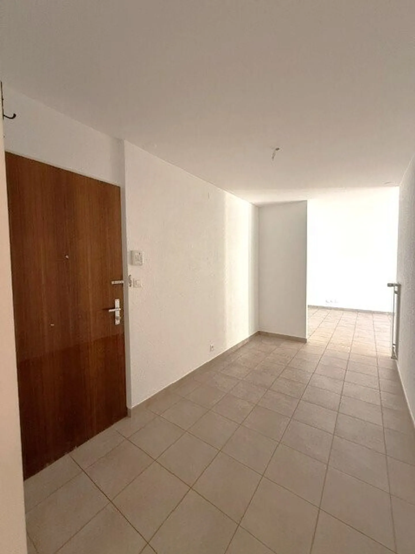 Spacious 3.5-room apartment in Sion, close to the train station and HES-SO - Photo 4 of 8