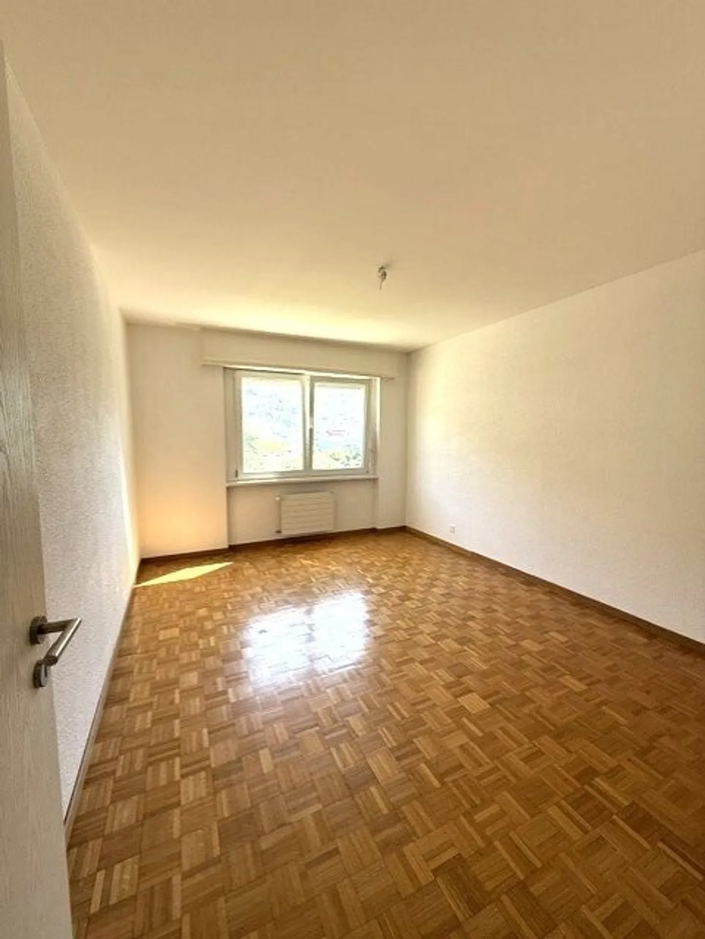Spacious 3.5-room apartment in Sion, close to the train station and HES-SO - Photo 5 of 8
