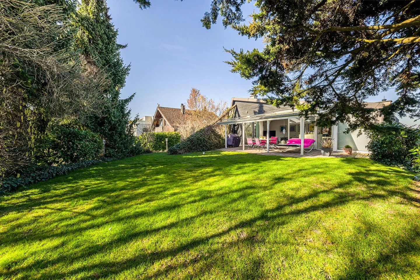 Elegante casa di 5½ stanze con giardino e area benessere - Foto 2 di 19