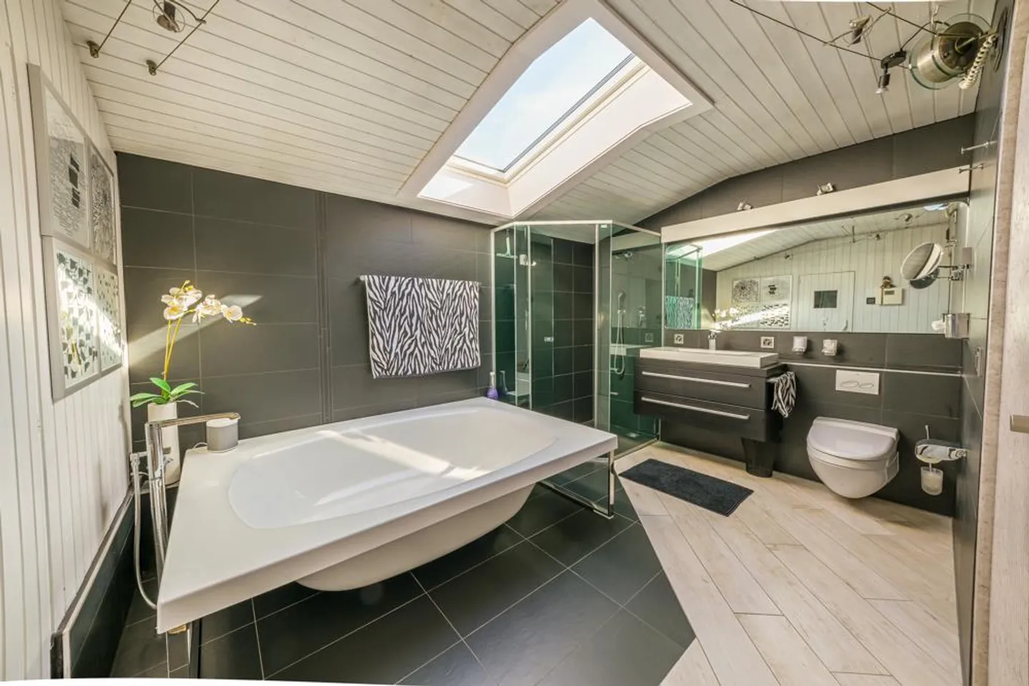 Elegante casa di 5½ stanze con giardino e area benessere - Foto 8 di 19