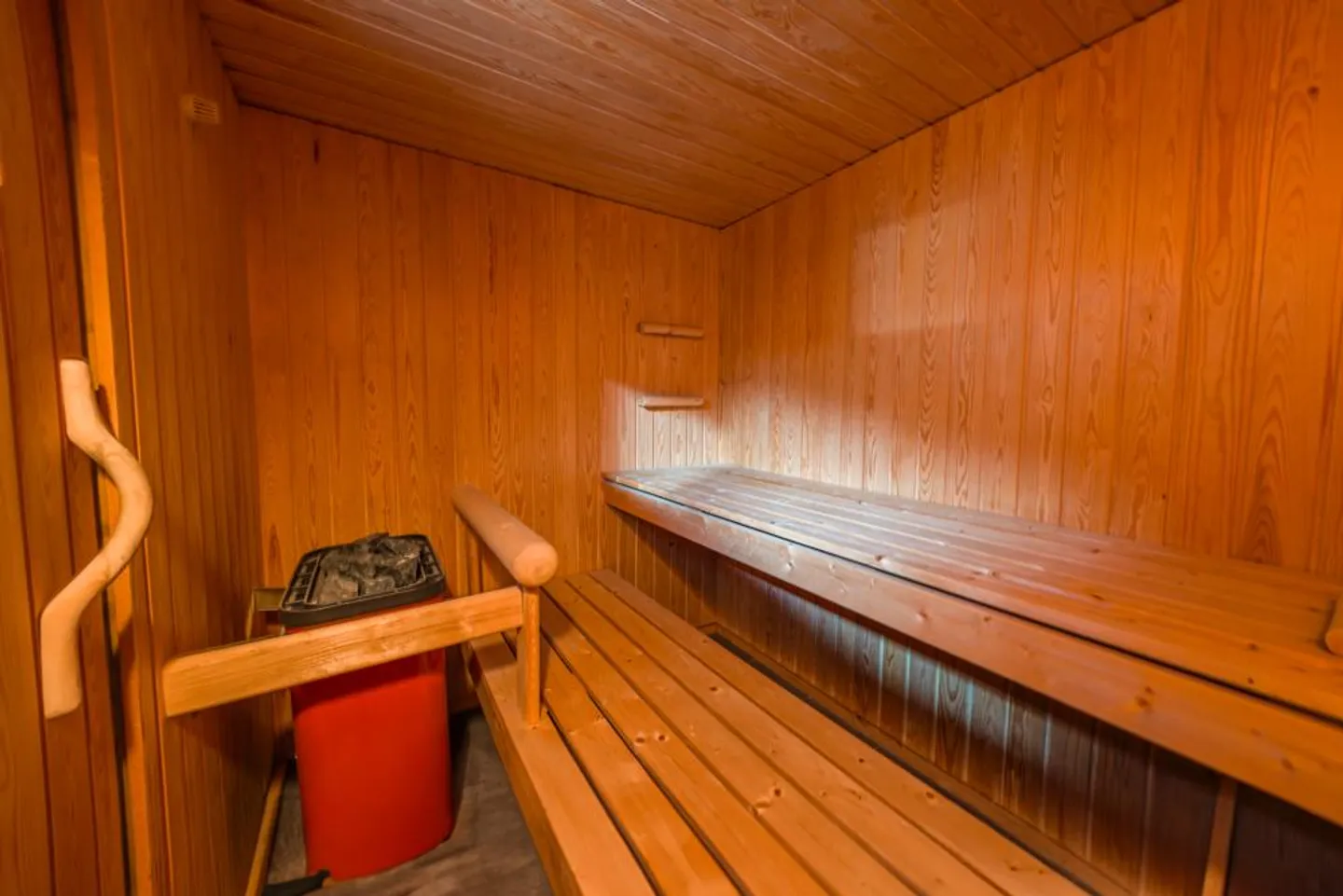 Elegante casa di 5½ stanze con giardino e area benessere - Foto 9 di 19