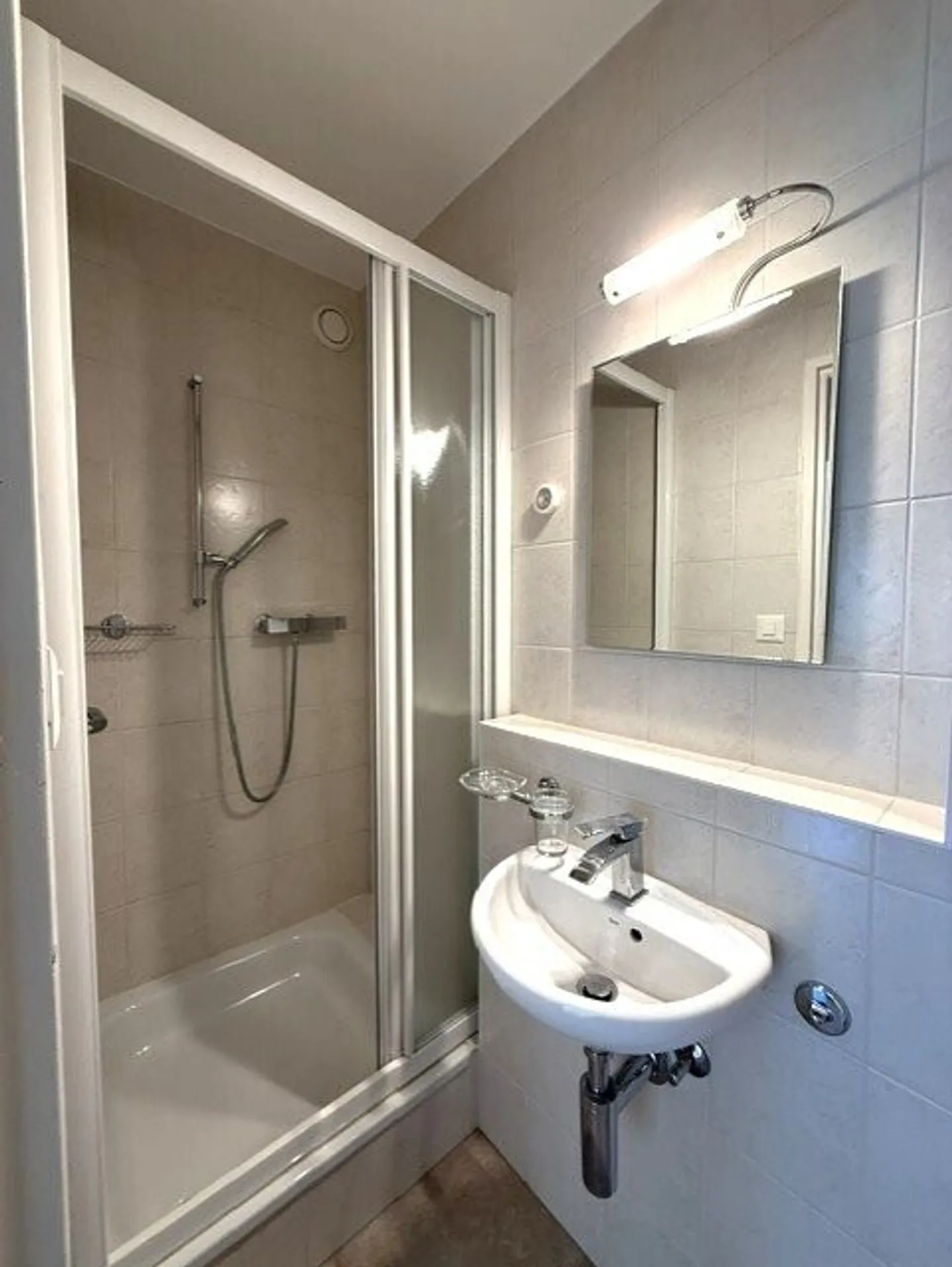 Spacious 3.5-room apartment in Sion, close to the train station and HES-SO - Photo 8 of 8