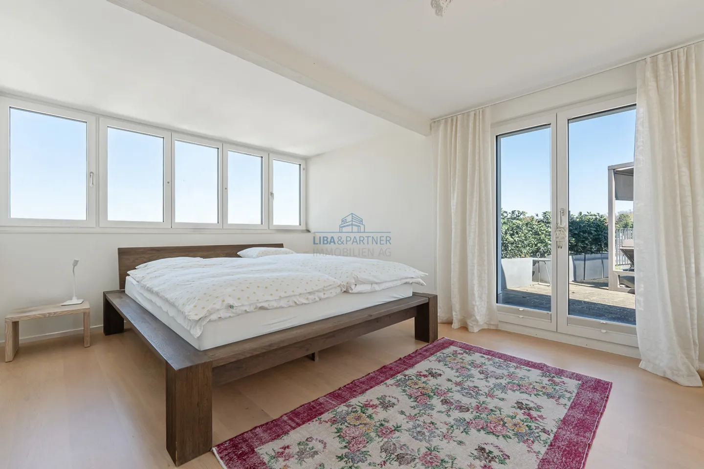 Casa unifamiliare modernizzata con estensione e carattere abitativo unico - Foto 10 di 16