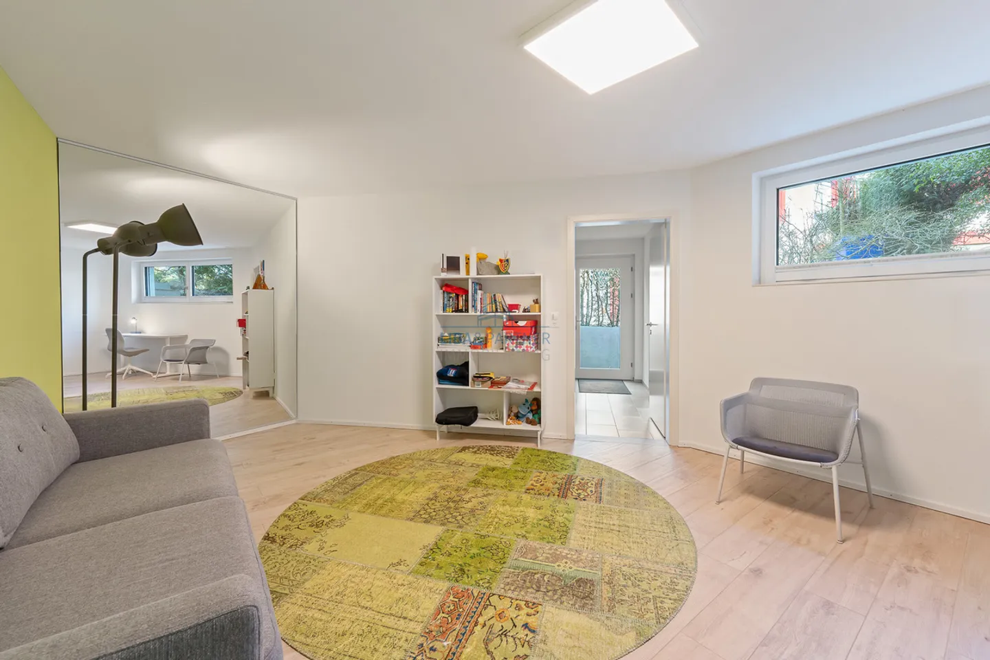 Casa unifamiliare modernizzata con estensione e carattere abitativo unico - Foto 14 di 16