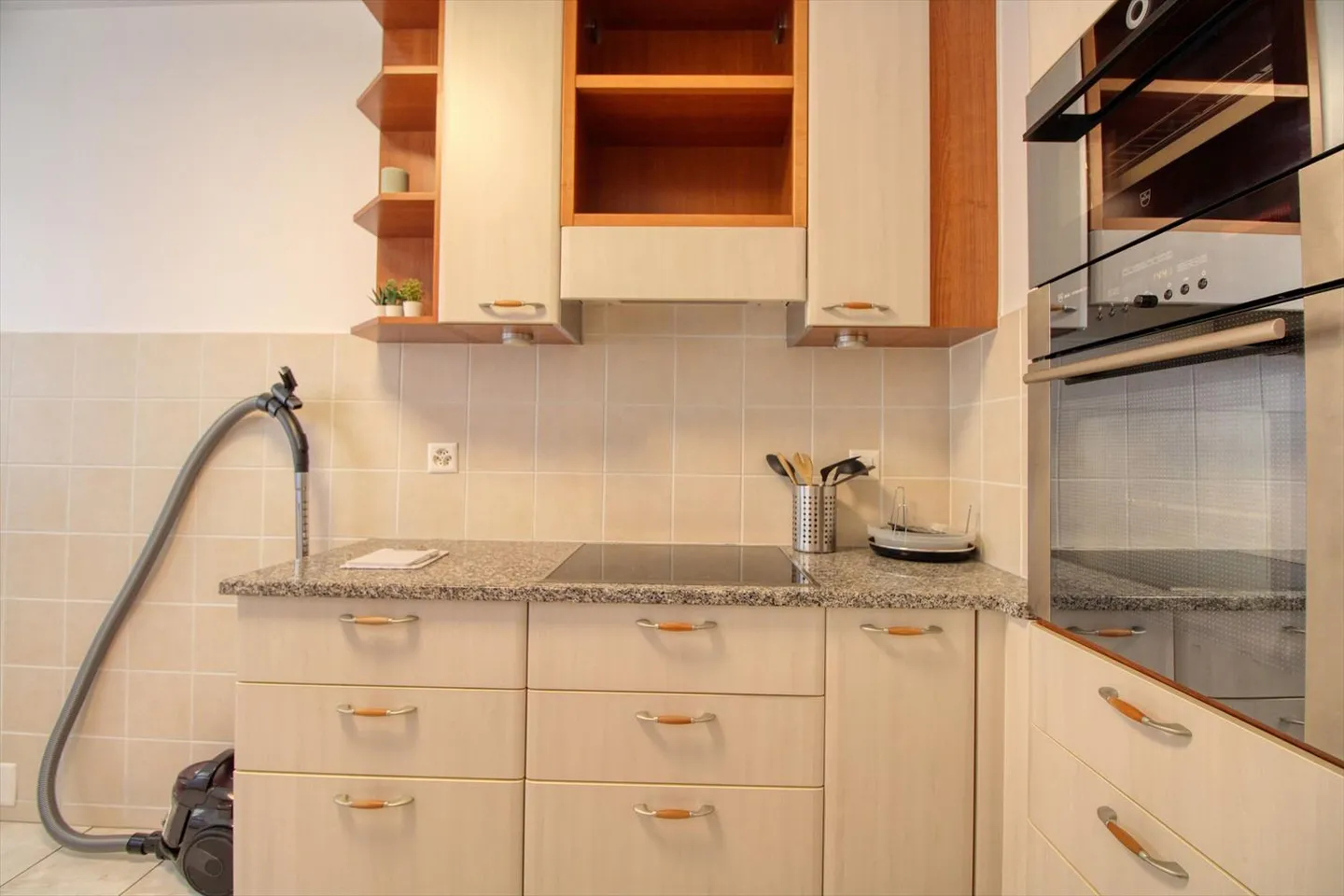 Room 1 - Photo 23 of 23