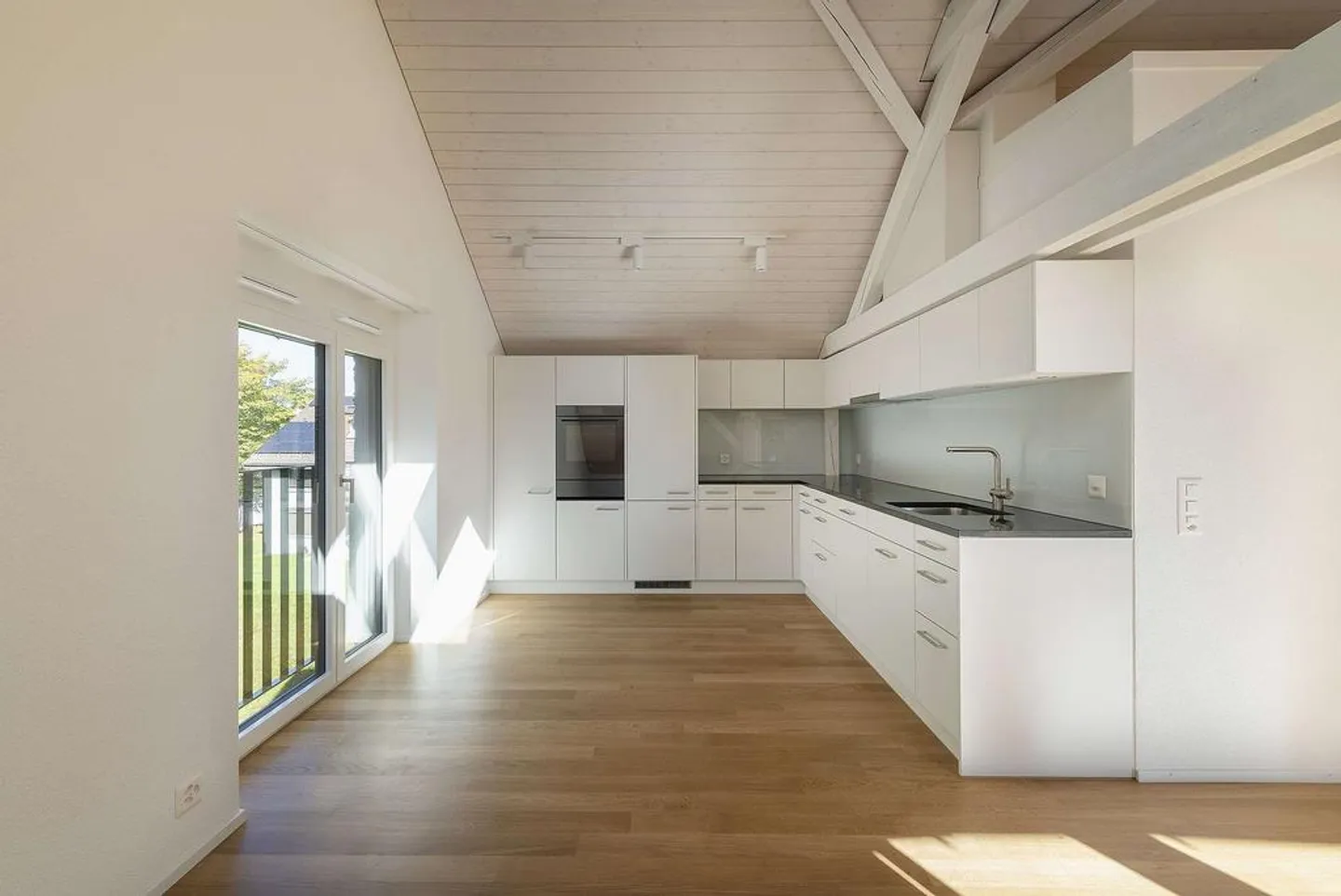 Appartement sous les combles de 2,5 pièces à Bassersdorf - Photo 1 sur 4