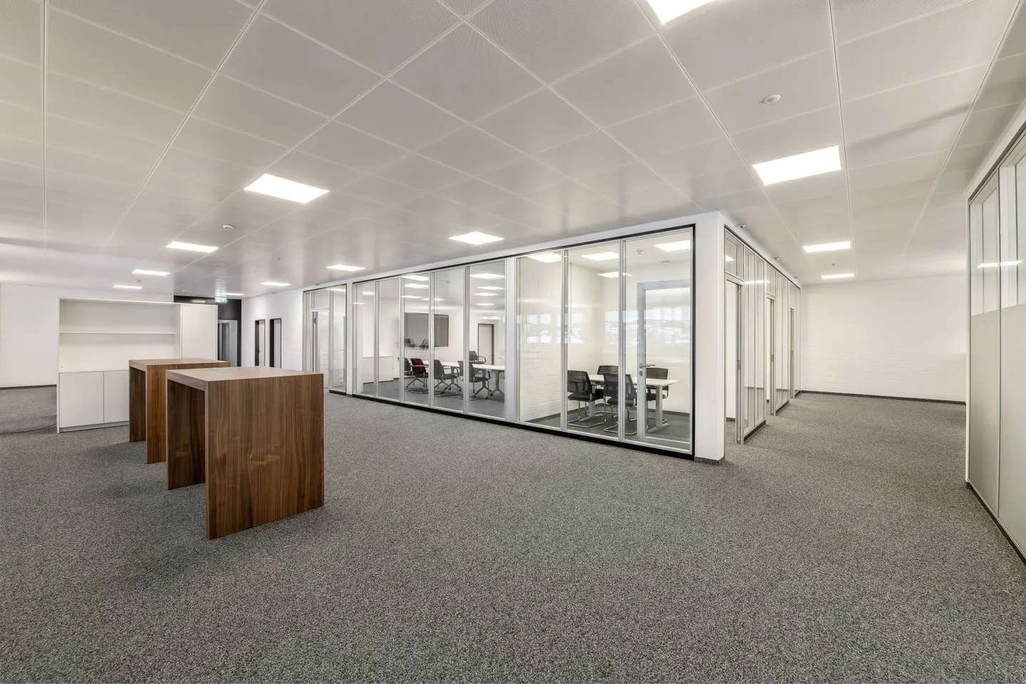 Co-Working Workspaces - Meeting Rooms - Training Room - Photo 5 of 9