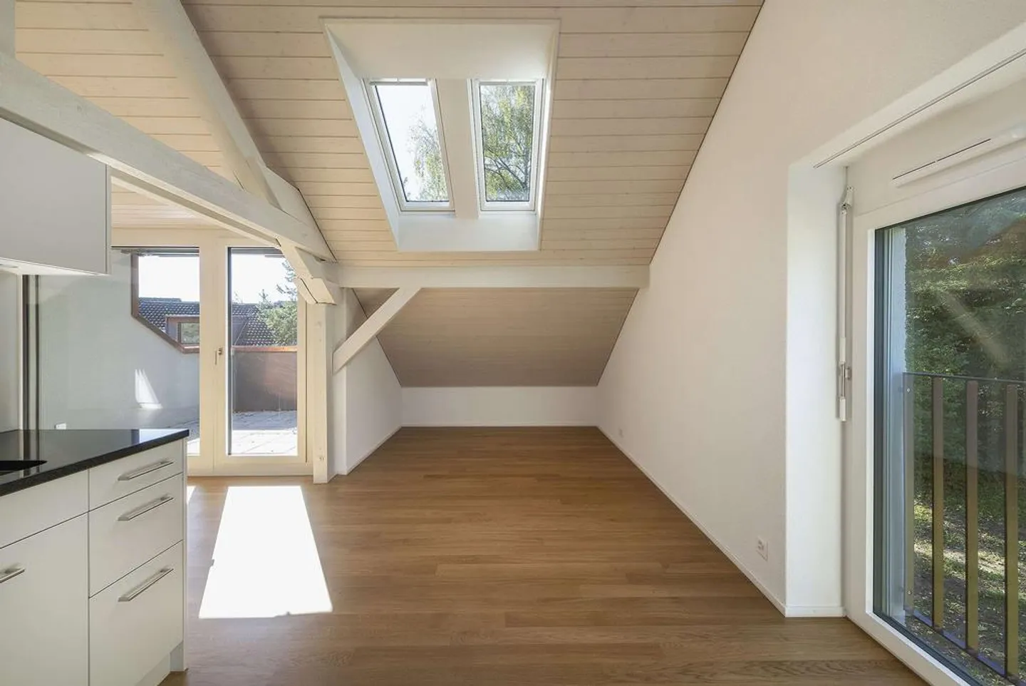 Appartement sous les combles de 2,5 pièces à Bassersdorf - Photo 2 sur 4