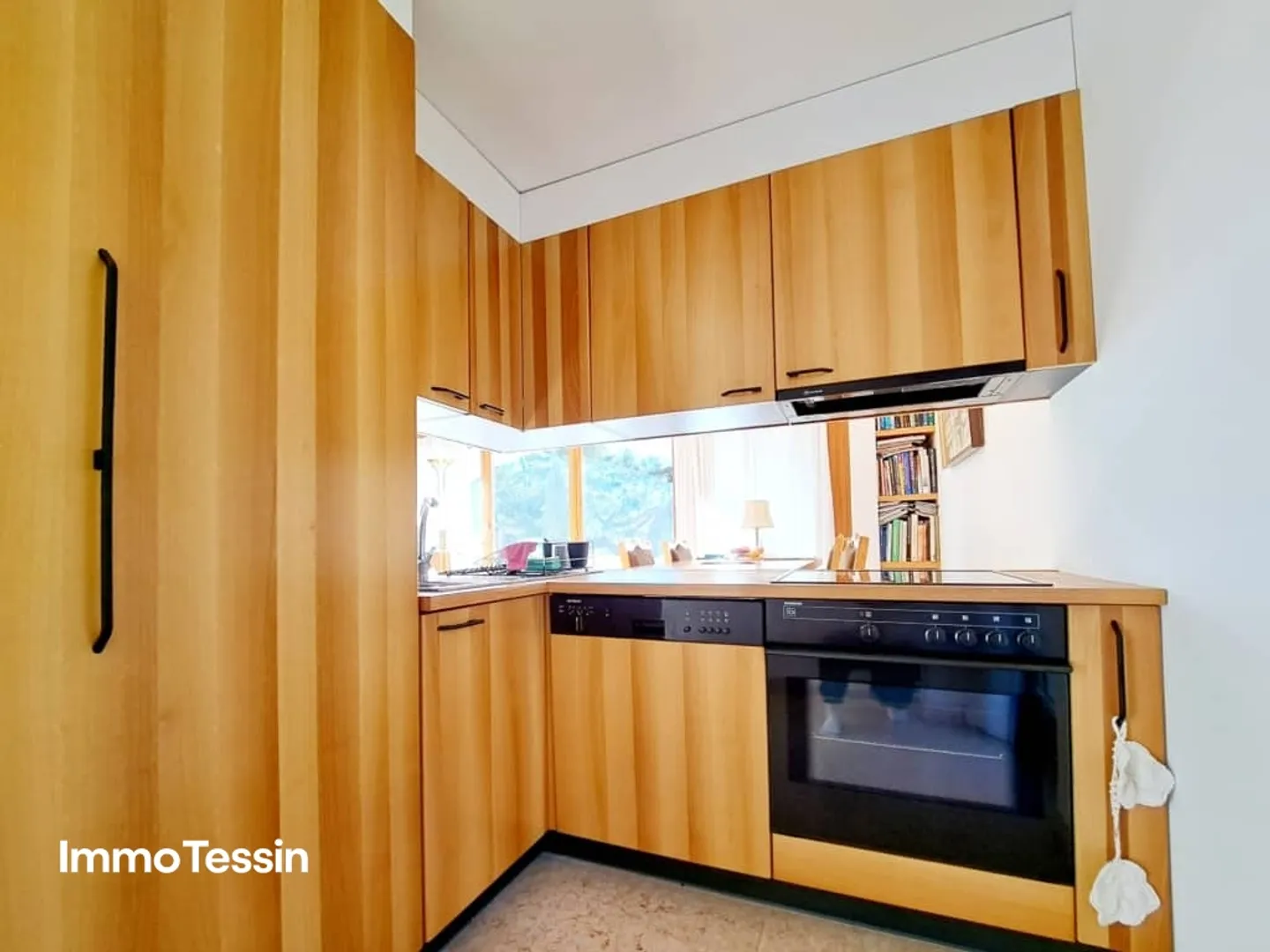 OPPORTUNITÀ: Fantastica villa di design quasi nuova con piscina, giardino da sogno e 100% di privacy a un prezzo imbattibile - Foto 10 di 13