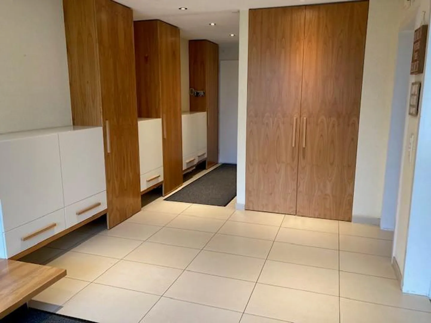 8 Room Single Family House - Photo 2 of 5