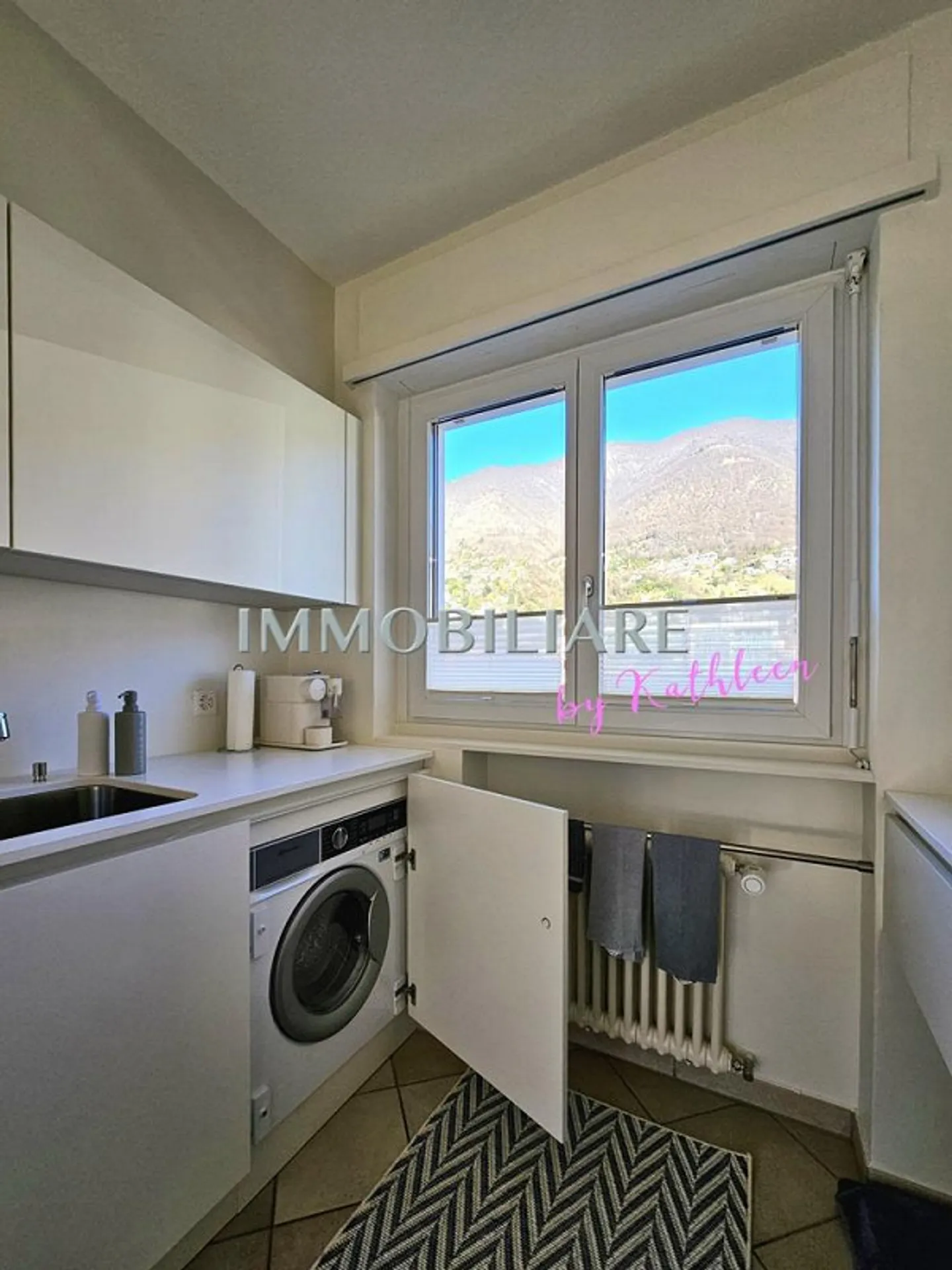 Appartamento mansardato con vista lago e camino in posizione centrale e tranquilla - Foto 9 di 22