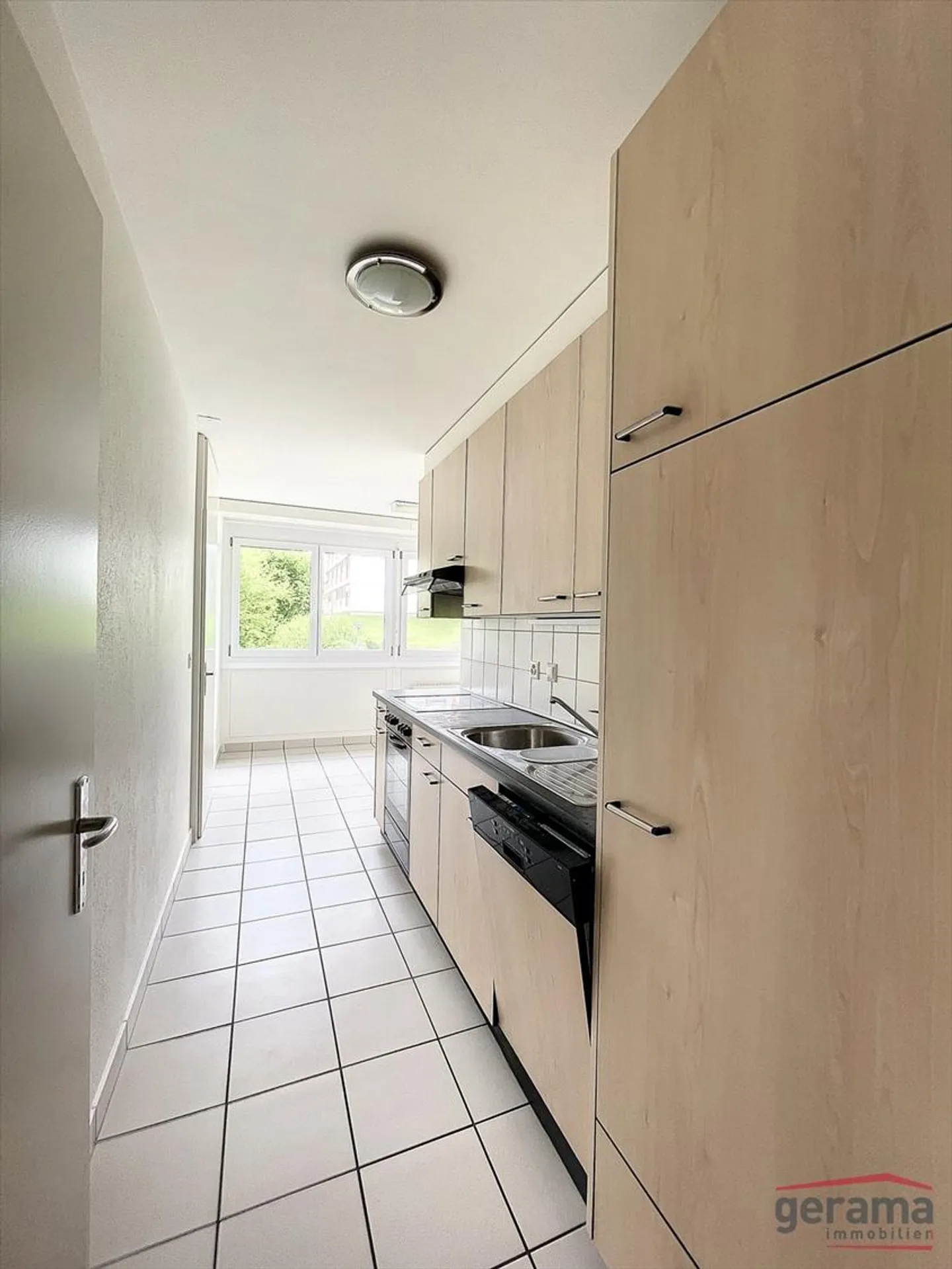4.5-room apartment on the 2nd floor - Photo 1 of 7