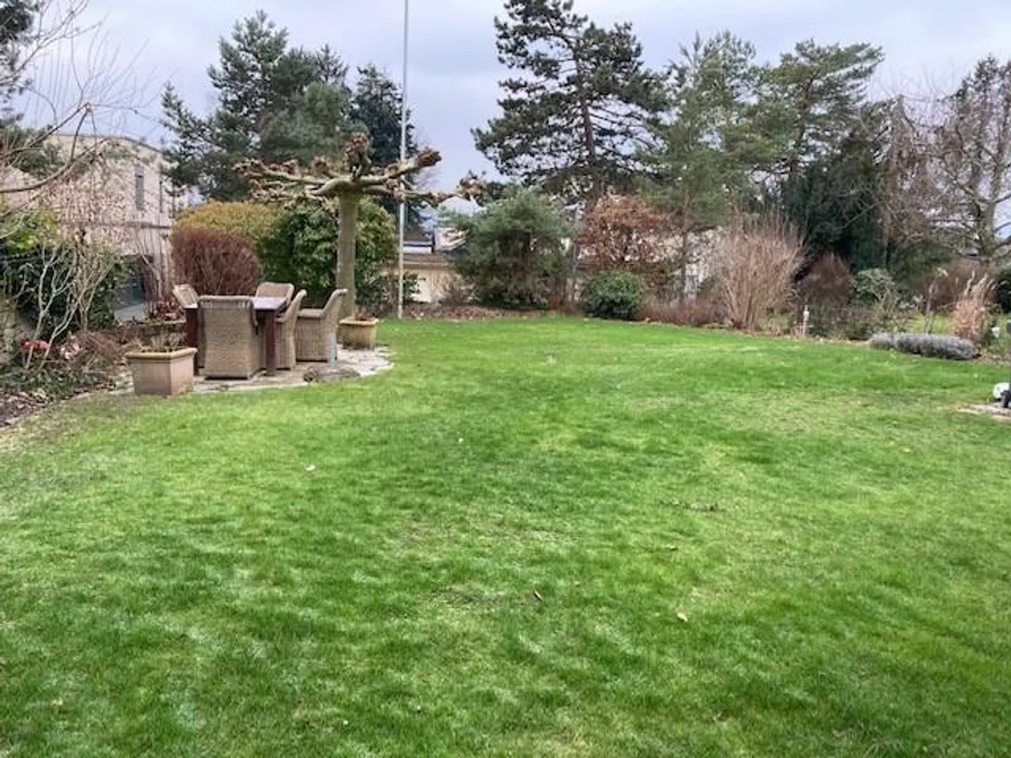 8 Room Single Family House - Photo 5 of 5