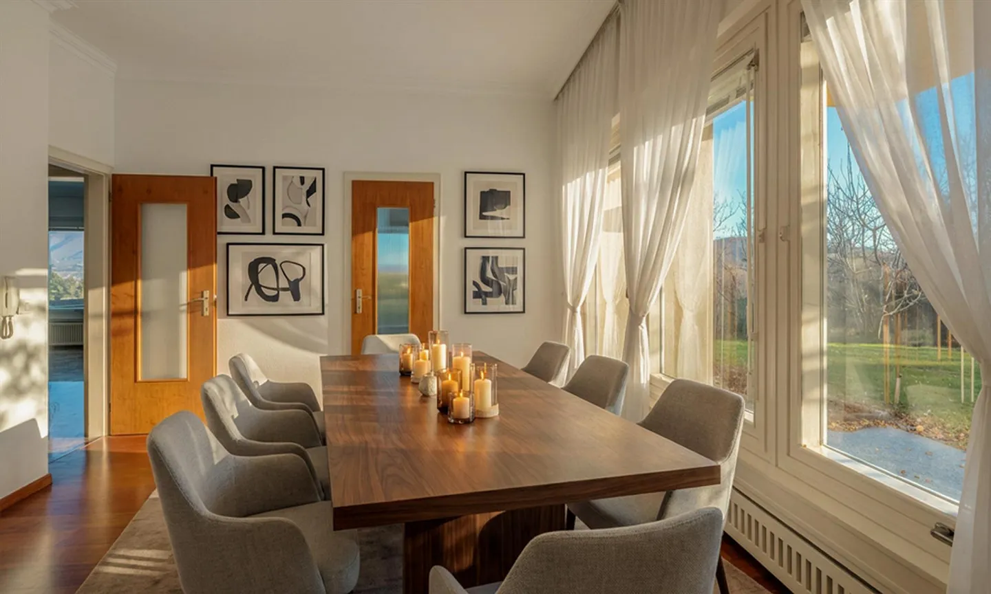 VILLA CON 5,5 CAMERE E GRANDE GIARDINO A STABIO - Foto 5 di 13