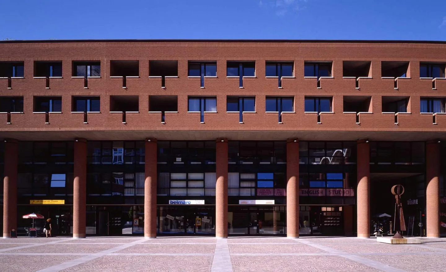 Superfice commerciale di prestigio a Piazzale alla Valle a Mendrisio - Foto 2 di 4