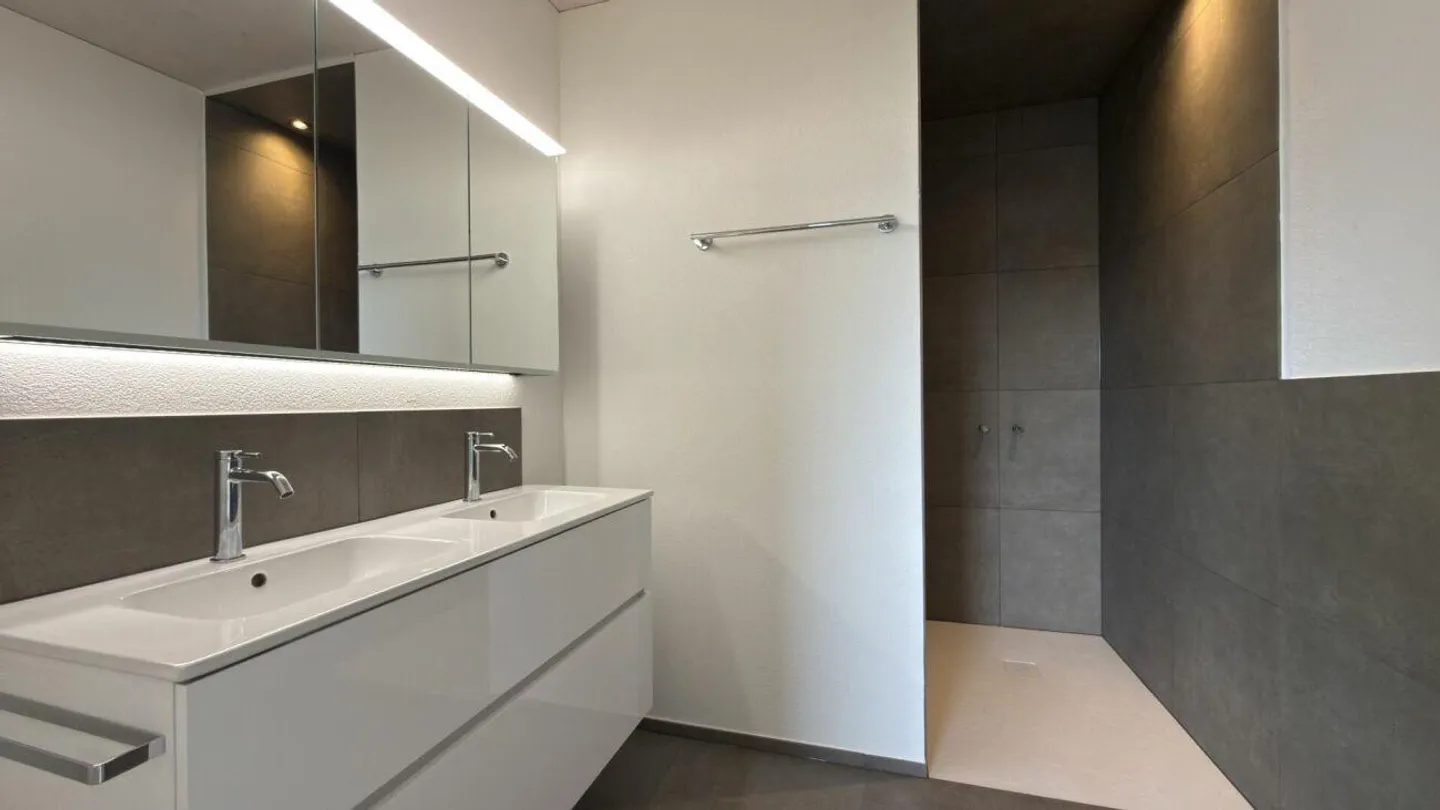 Newly built row house with many extras in Oberbipp - Photo 10 of 14