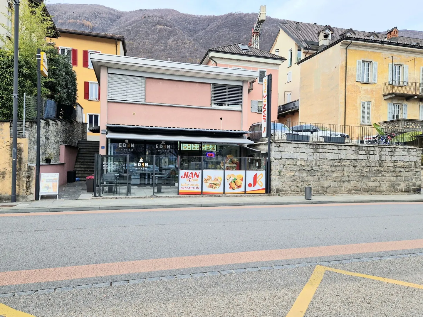 IN VENDITA A MINUSIO - IMMOBILE COMMERCIALE CON STUDIOS - Foto 1 di 22