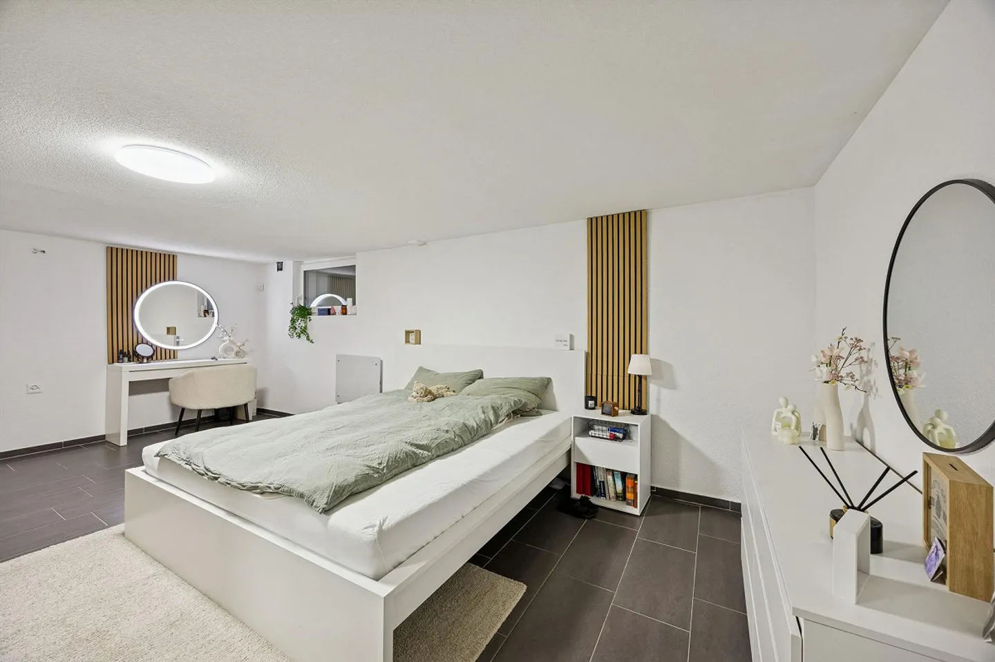 Renovated 5.5-room terraced house with 166 m² total area & large... - Photo 8 of 13