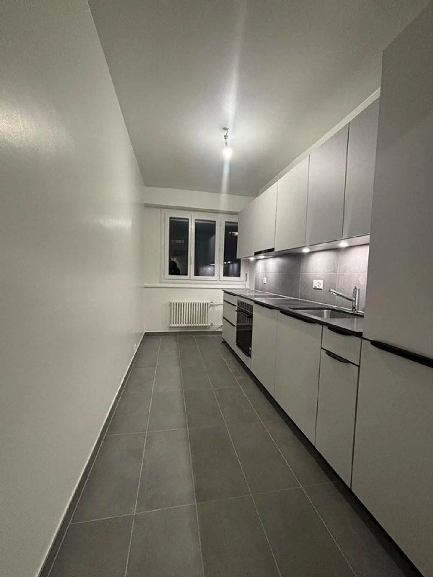Bell'appartamento spazioso in un quartiere familiare - Foto 2 di 6