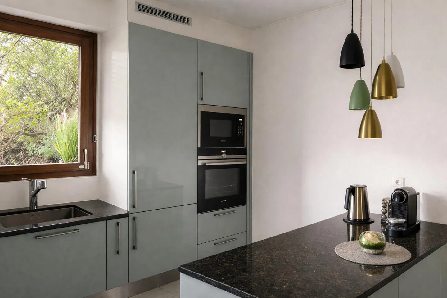 Ampio appartamento in terrazza di 4,5 stanze con vista e tanto sole - Foto 5 di 10