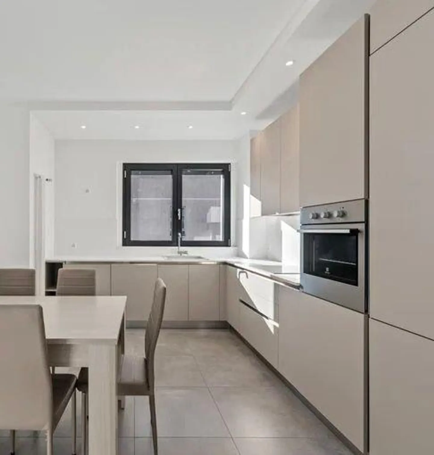 Appartement penthouse meublé au centre de Lugano - Photo 2 sur 9