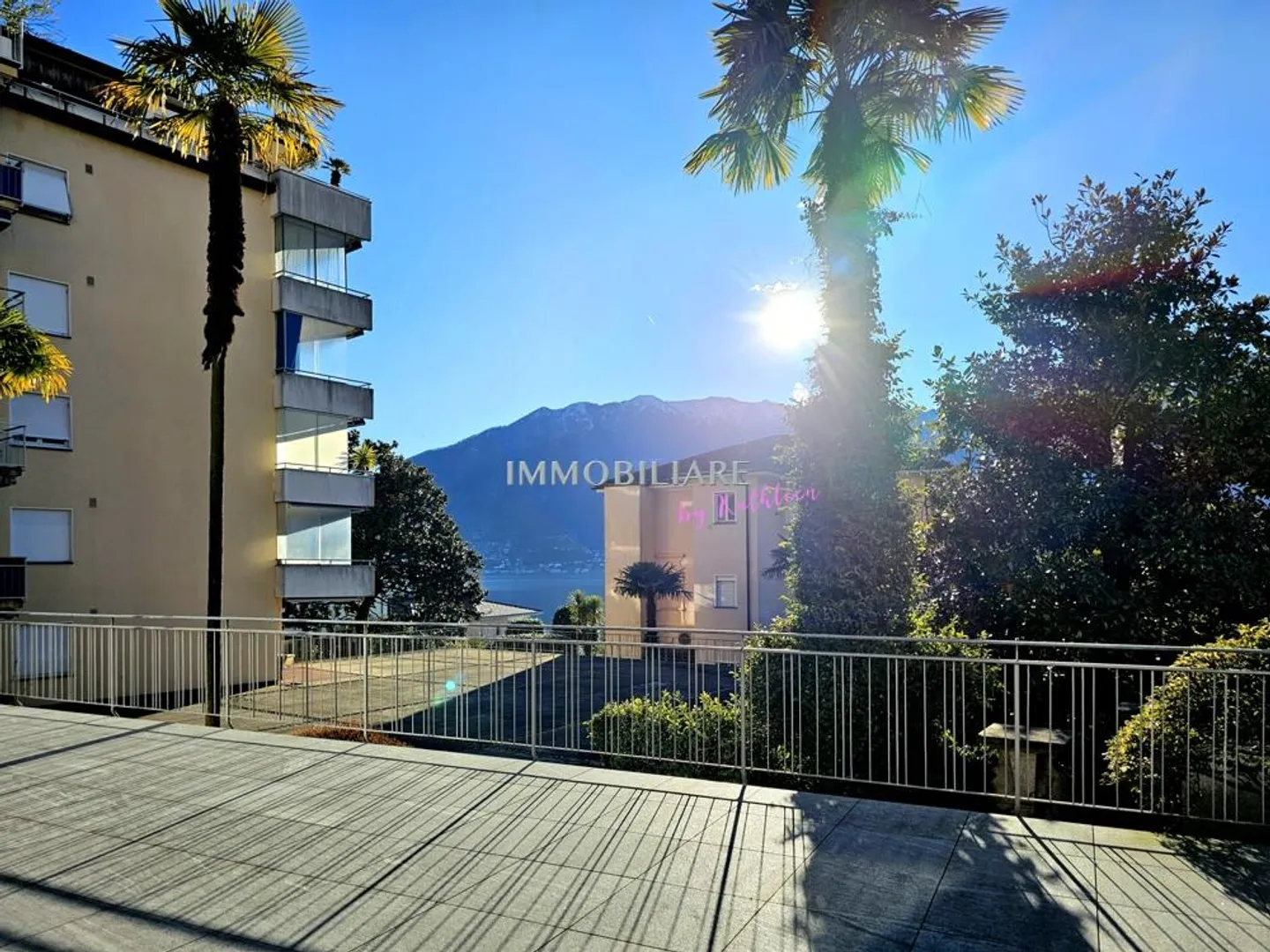 Appartamento mansardato con vista lago e camino in posizione centrale e tranquilla - Foto 19 di 22