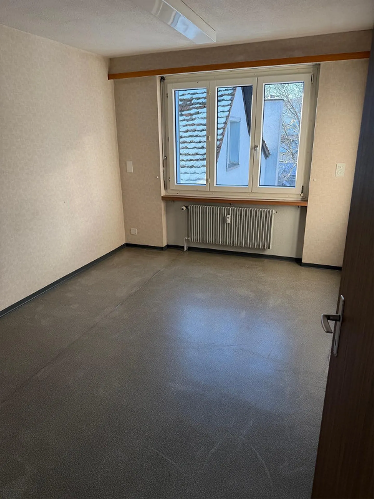 très spacieux appartement de 5 pièces dans un immeuble commercial - Photo 9 sur 26