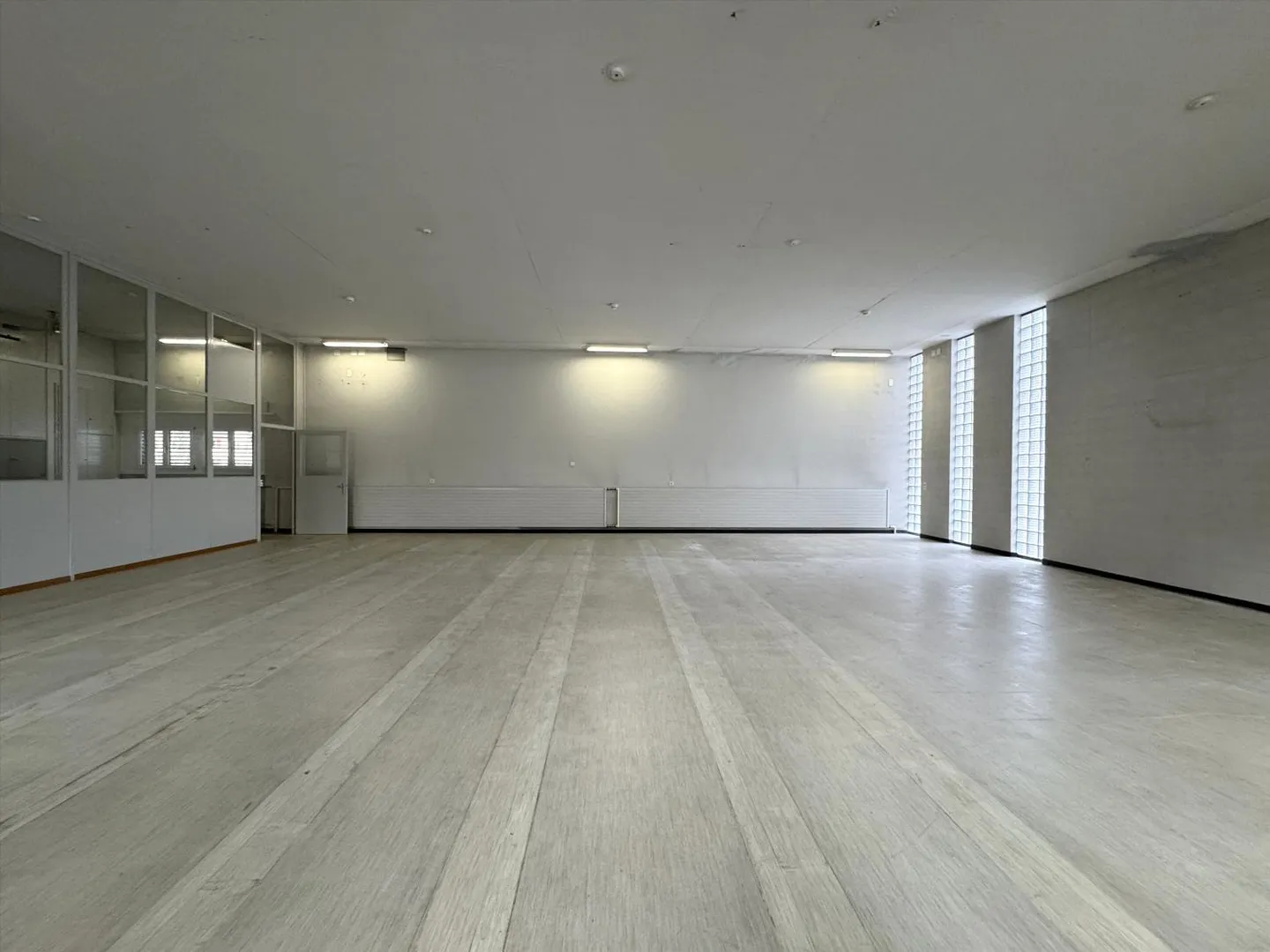 Spazio commerciale vicino alla stazione di Oberdorf - Foto 3 di 4
