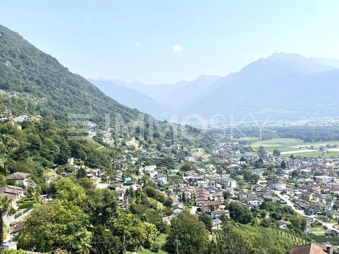 Panorama imprenable et ensoleillement maximum - Photo 2 sur 5