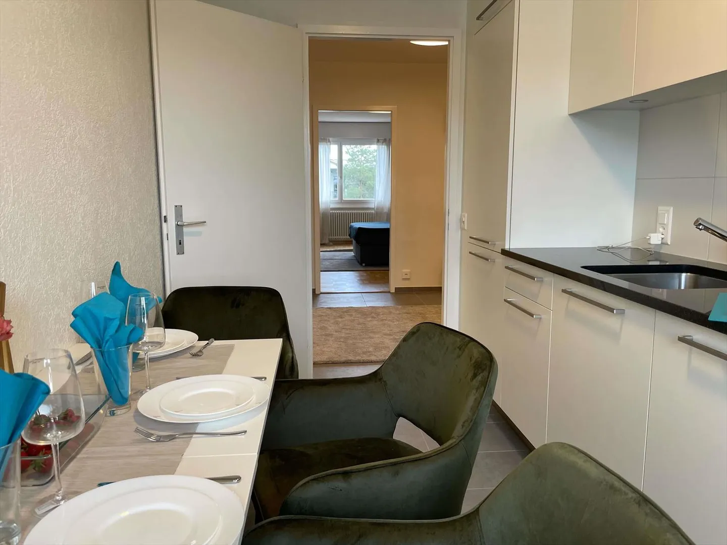 Room 1 piece - Photo 17 of 21