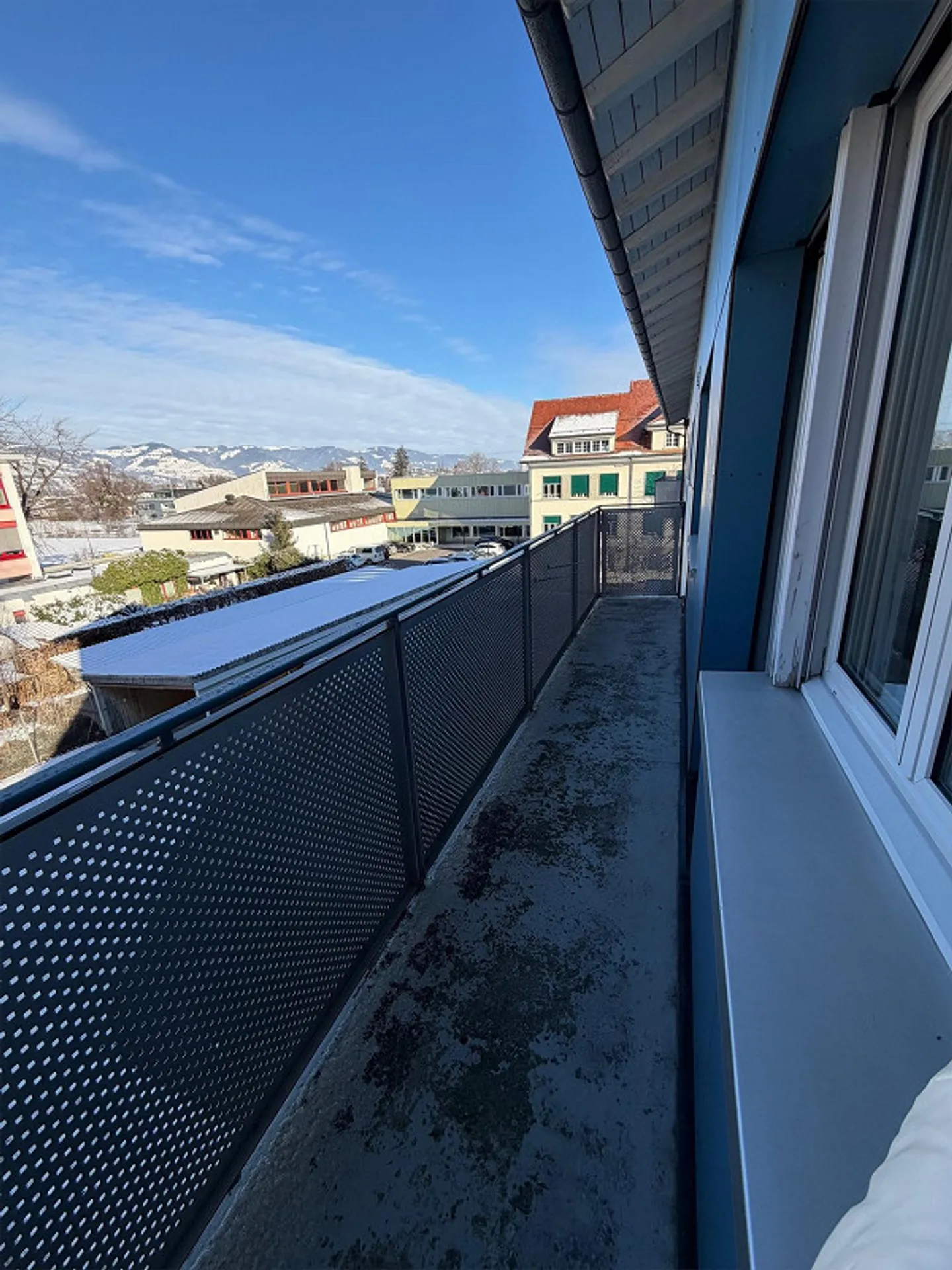 très spacieux appartement de 5 pièces dans un immeuble commercial - Photo 12 sur 26