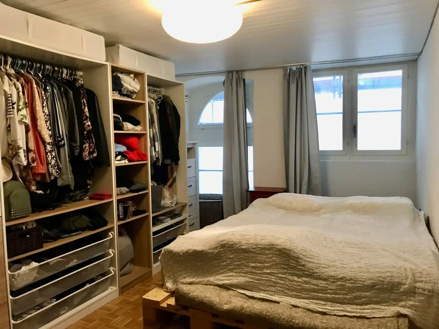 Charmant 3.5 pièces en vielle ville de Fribourg avec grand balcon! - Photo 4 sur 7