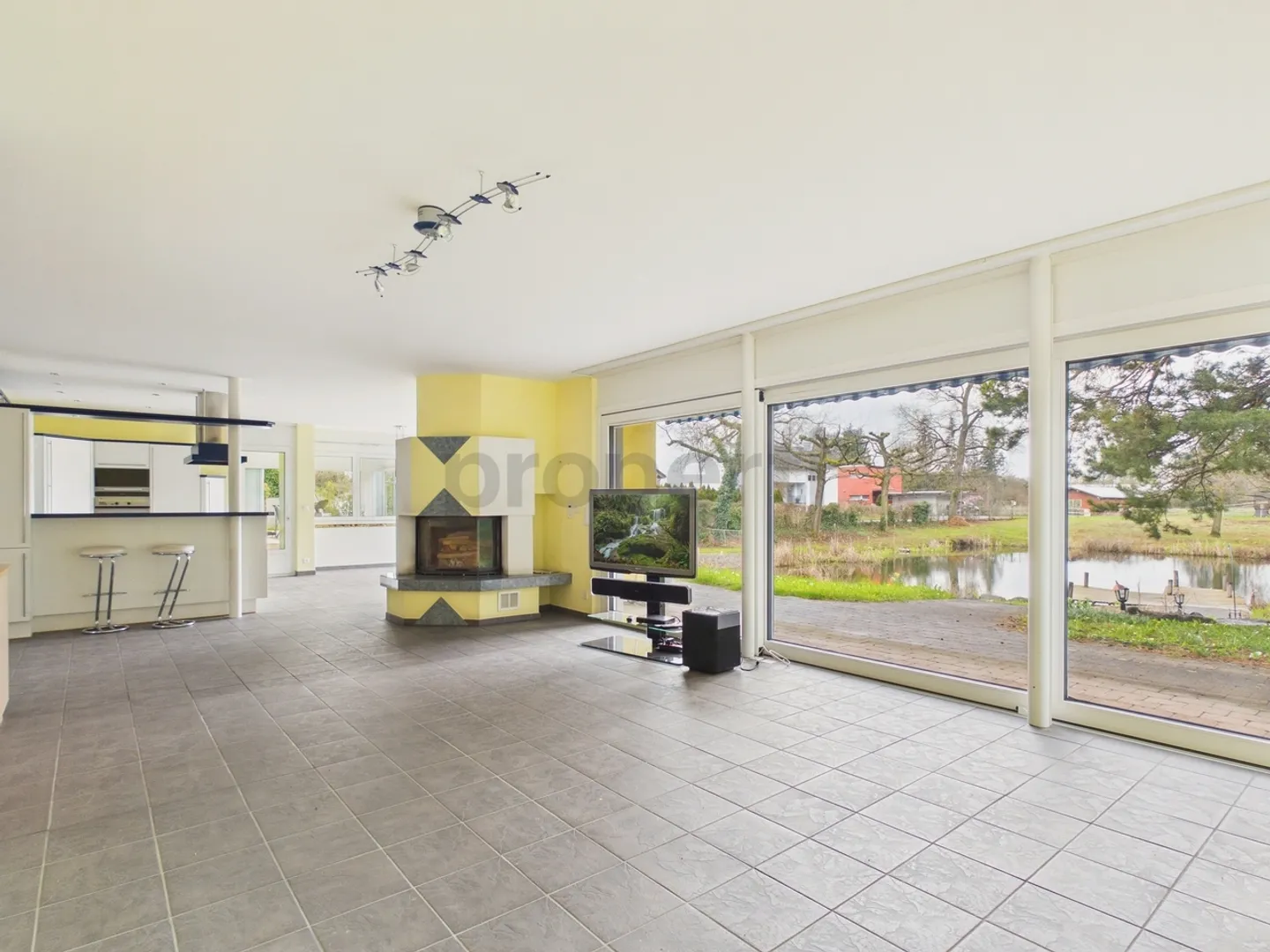 Modern 6.5-Room Single-Family House with Balcony, Widnau - Photo 2 of 13