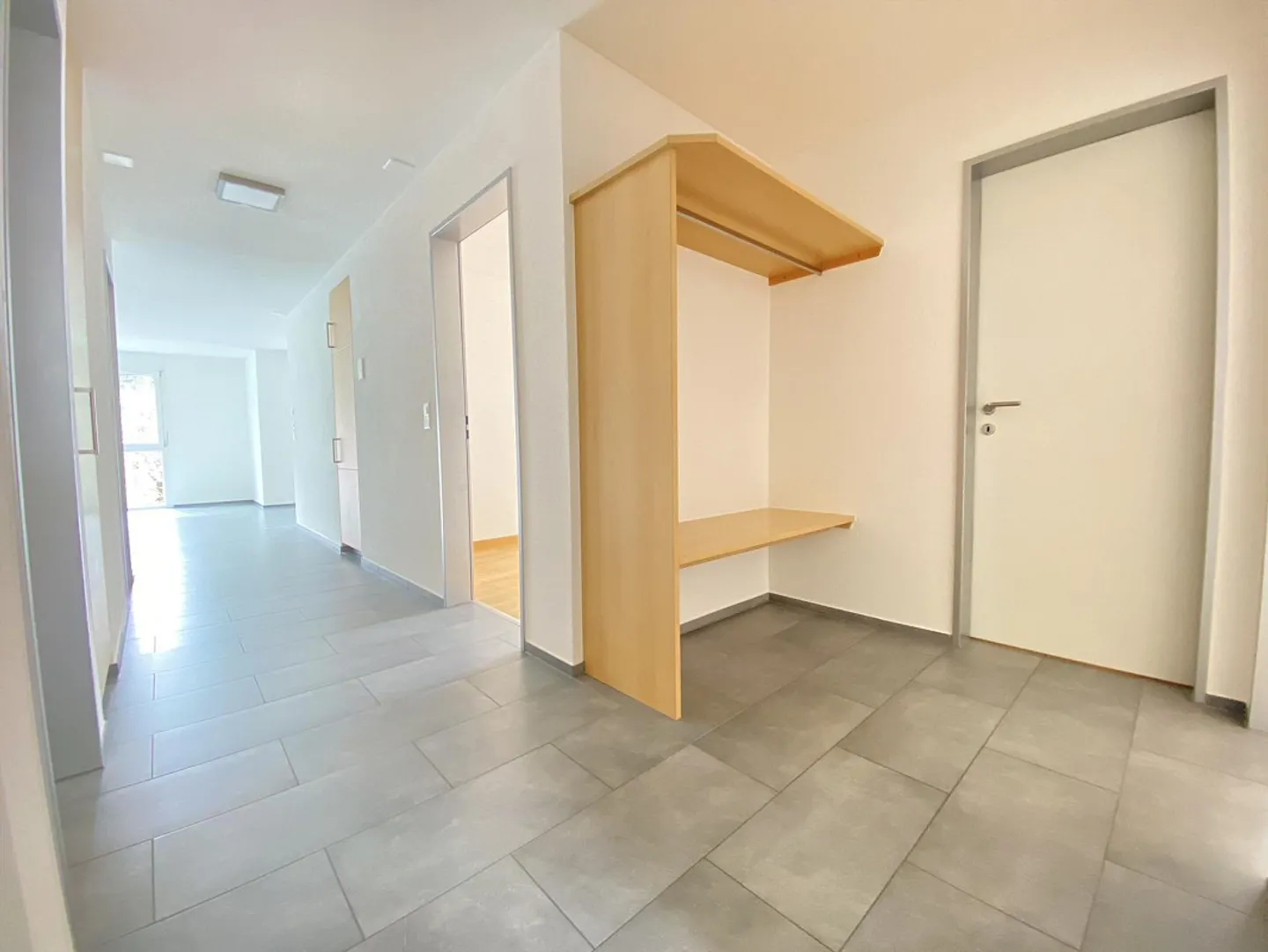 Appartamento attraente e luminoso di 4,5 stanze con grande cucina - Foto 3 di 10
